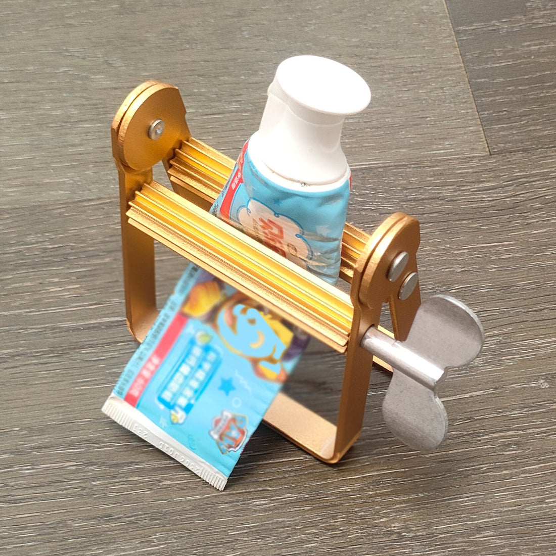 Gold metal toothpaste tube squeezer: PINJAZE brand's multifunctional home and professional tool